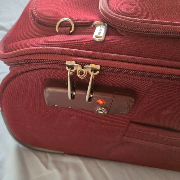 Sturdy Travel Carry-on Bag on Wheels - Picture 5 of 8